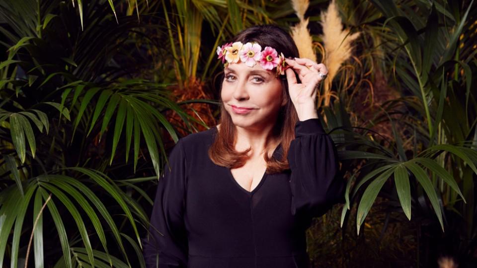Dschungelcamp 2018: Tina York belegt im großen Finale den dritten Platz Tina York ist Kandidatin bei "Ich bin ein Star - Holt mich hier raus!" 2018.
