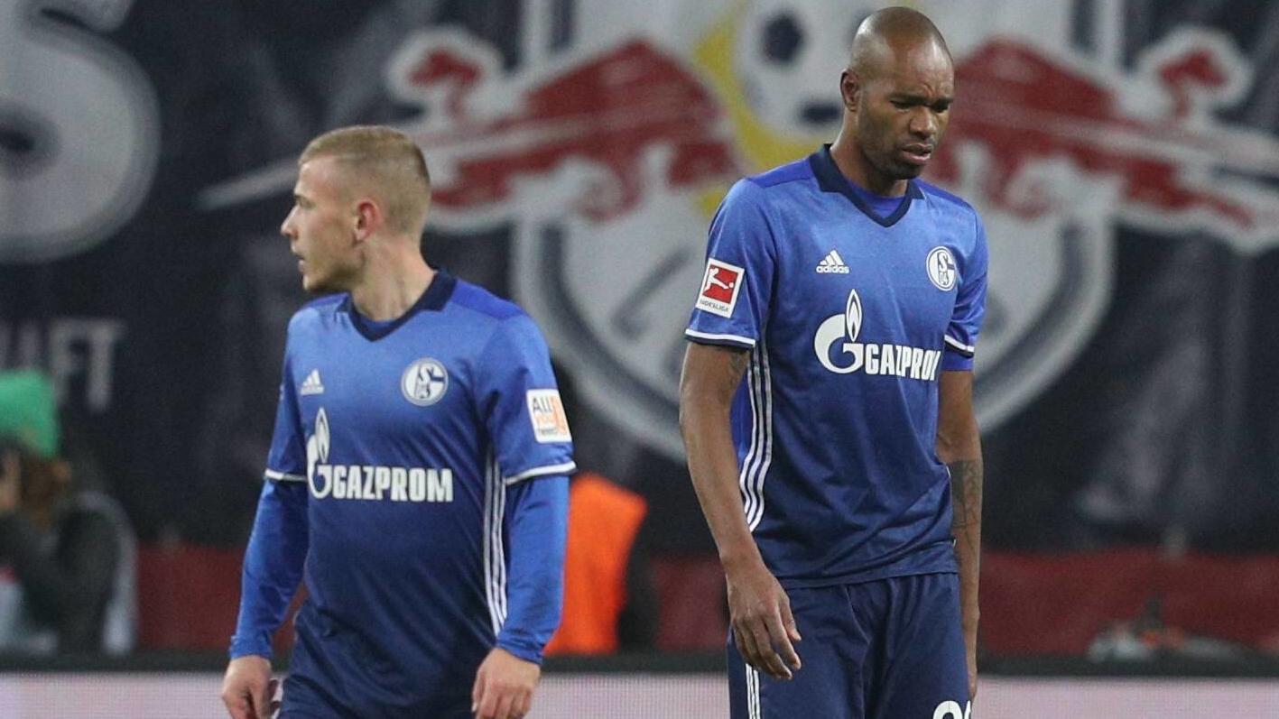 Bundesliga: Leipzig gewinnt Topspiel gegen Schalke - Stuttgart siegt bei Gomez-Debüt - HSV patzt zum Rückrundenstart Schalkes Abwehchef Naldo erlebte in Leipzig einen rabenschwarzen Tag