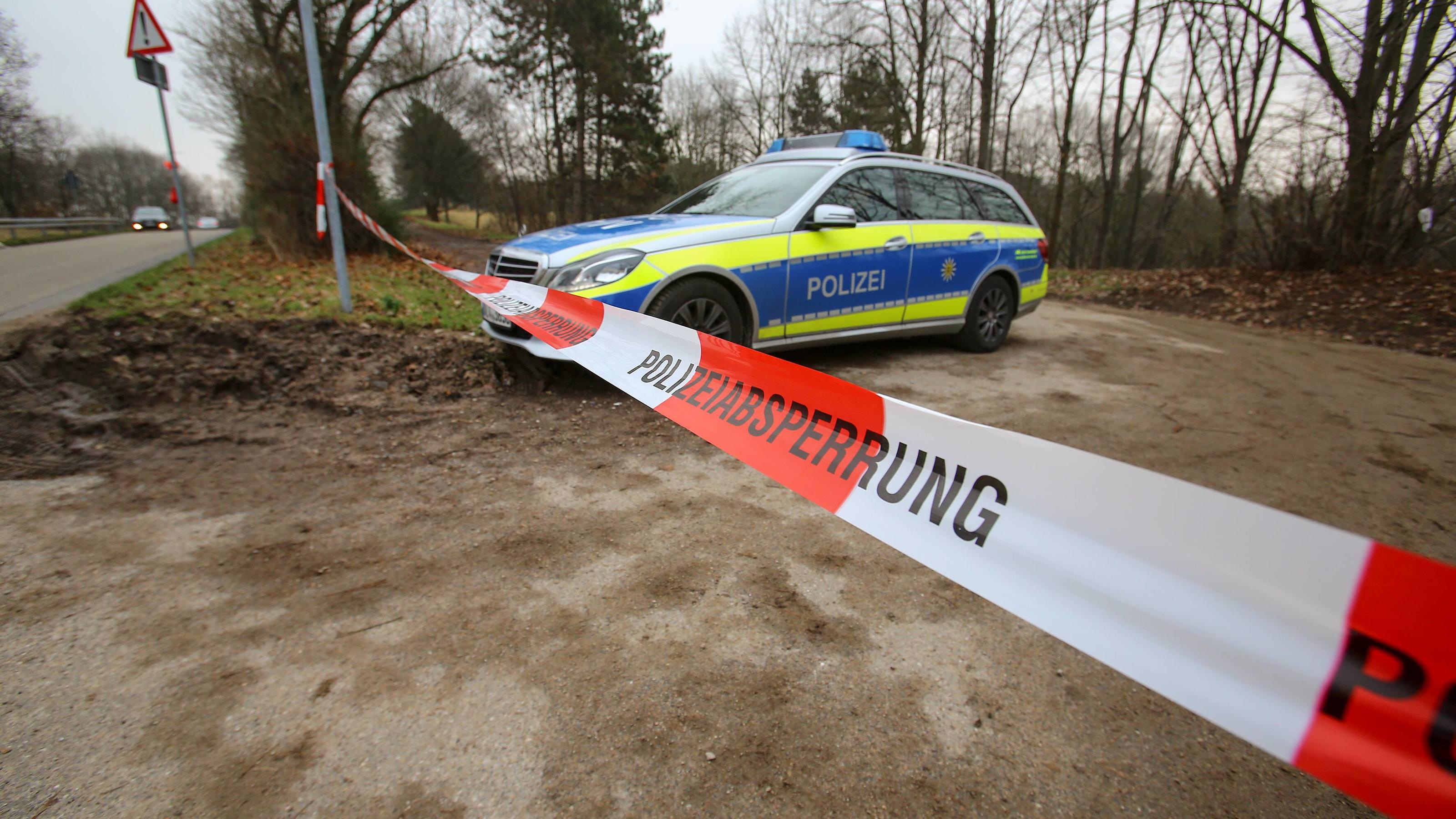 Mannheim: Spaziergänger entdeckt Babyleiche im See Fund einer Babyleiche. Mannheim.