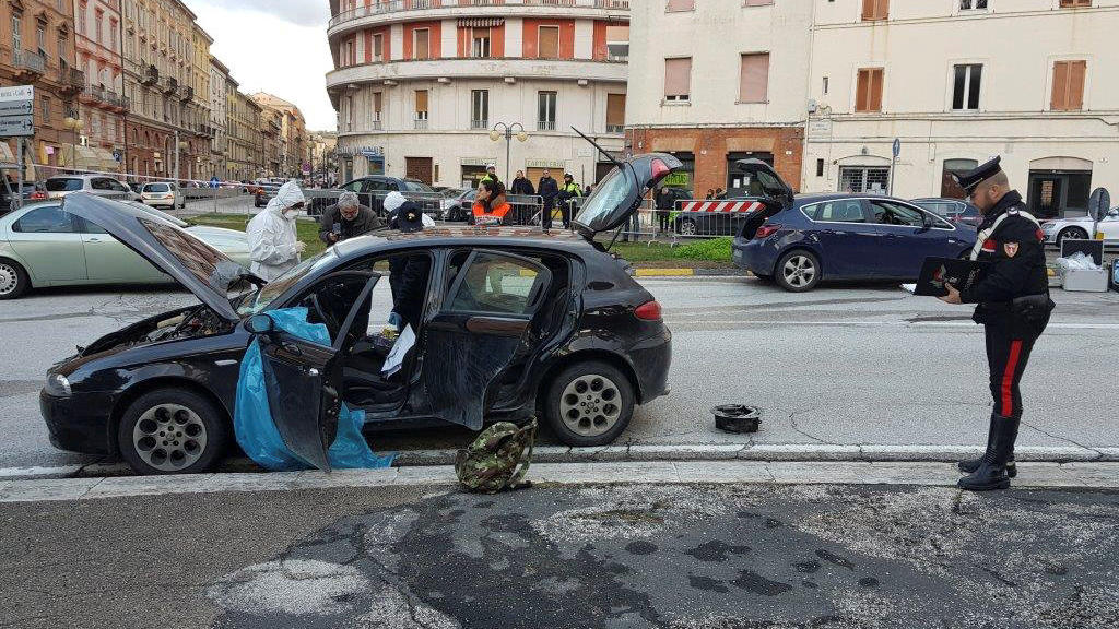 Rassistischer Angriff in Italien: Rechtsextremer schießt wahllos auf Schwarze Macerata