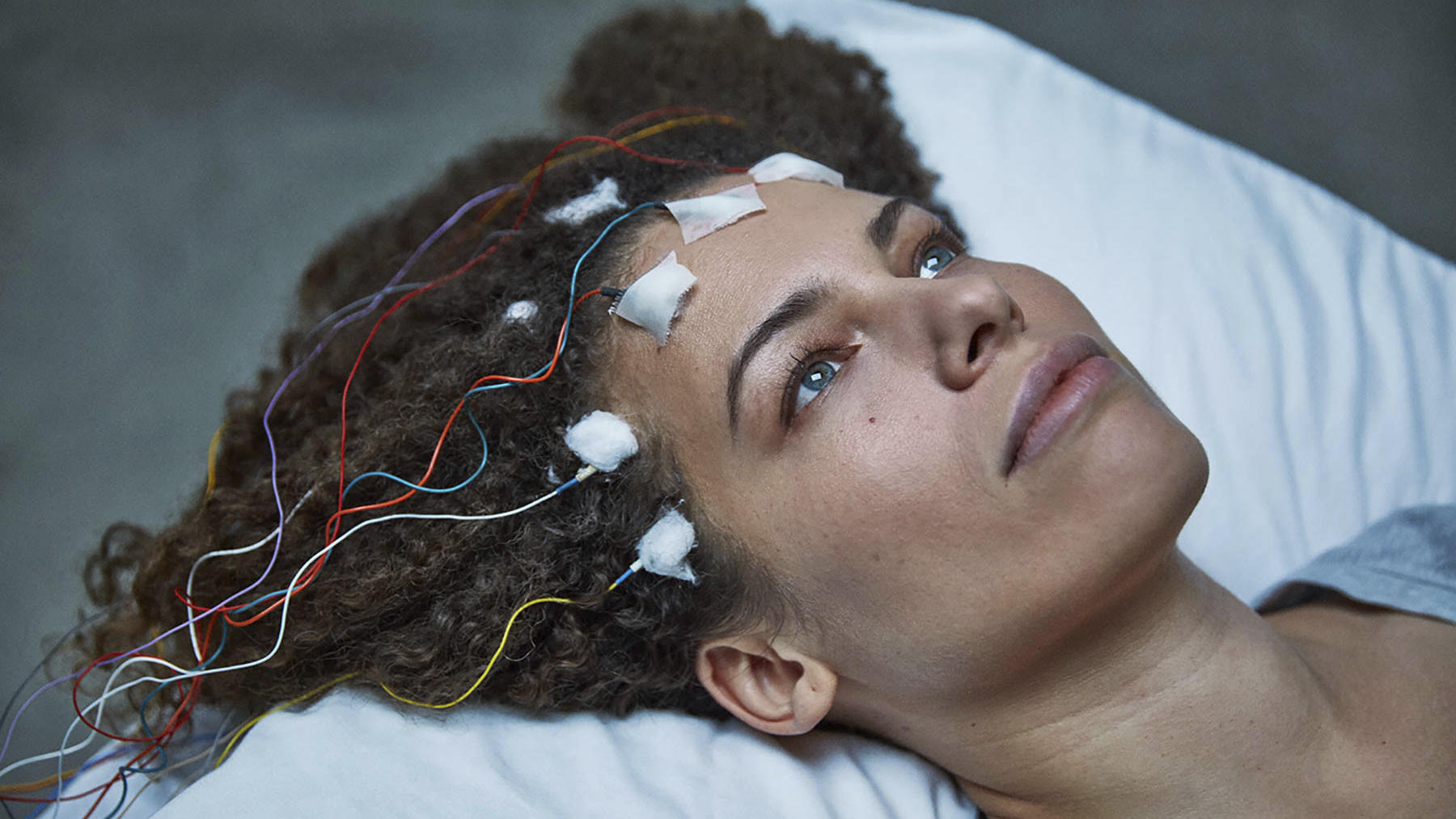 Chronisches Erschöpfungssyndrom: Immer müde durch seltene Krankheit Filmszene aus 'Unrest' mit Jennifer Brea