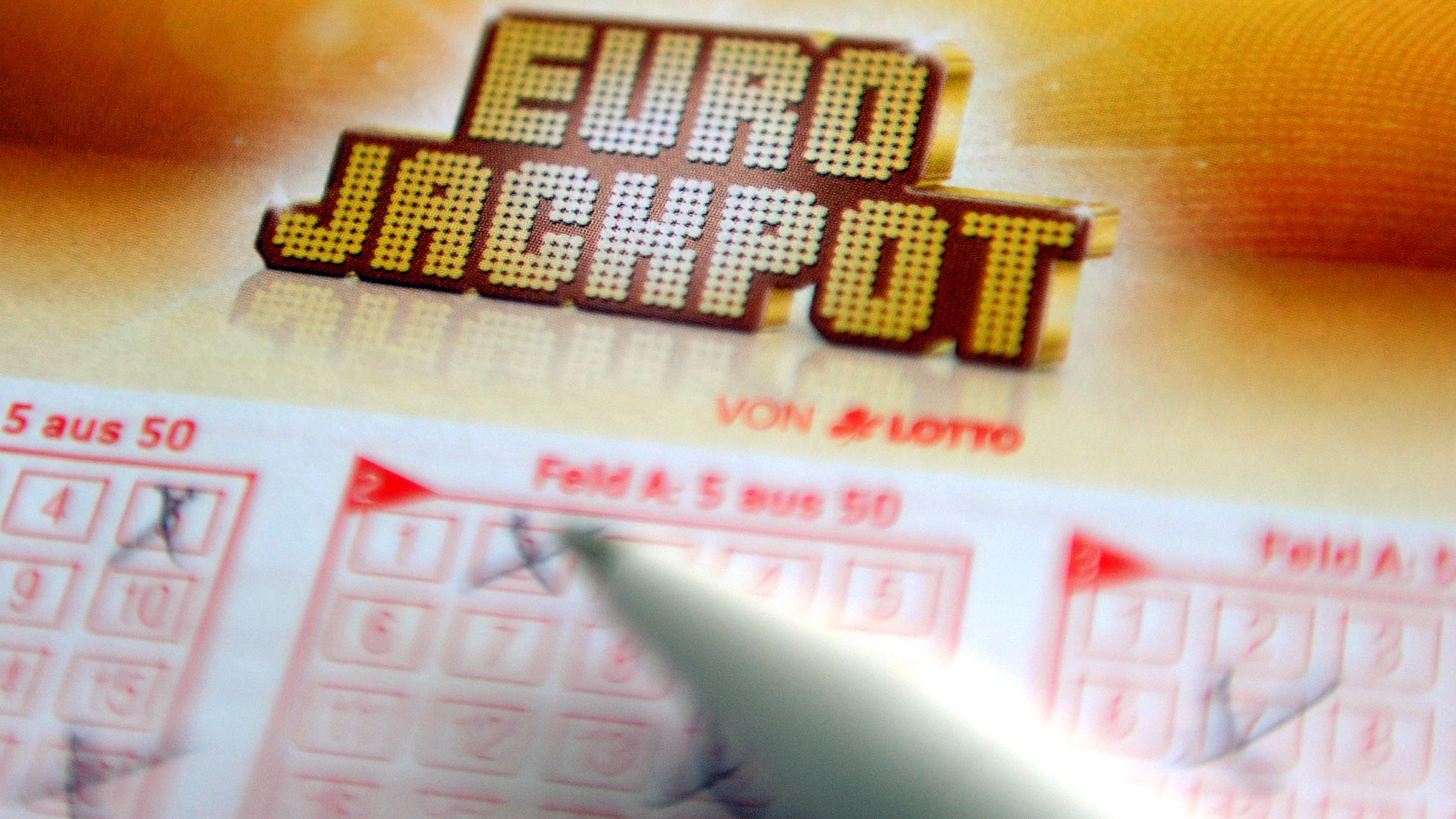 78 Millionen im Eurojackpot: So erhöhen Sie Ihre Gewinnchancen Ein Eurojackpot-Lotterie-Schein