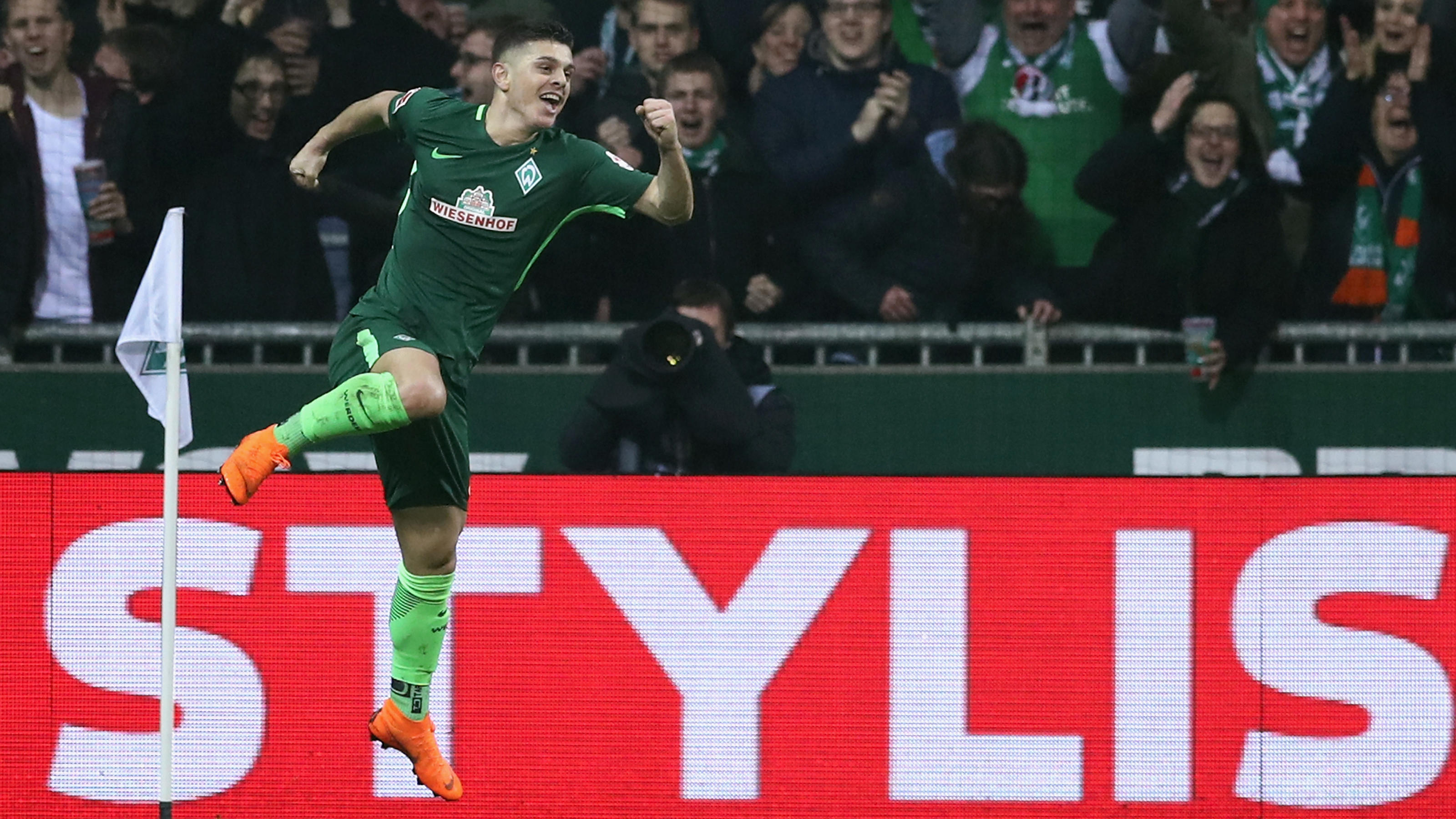 Bundesliga: Werder siegt im Kellerduell - Kölner Wunder für die Tonne BREMEN, GERMANY - MARCH 12: Milot Rashica of Bremen celebrates his team's second goal during the Bundesliga match between SV Werder Bremen and 1. FC Koeln at Weserstadion on March 12, 2018 in Bremen, Germany. (Photo by Lars Baron/Bongarts/Getty Imag