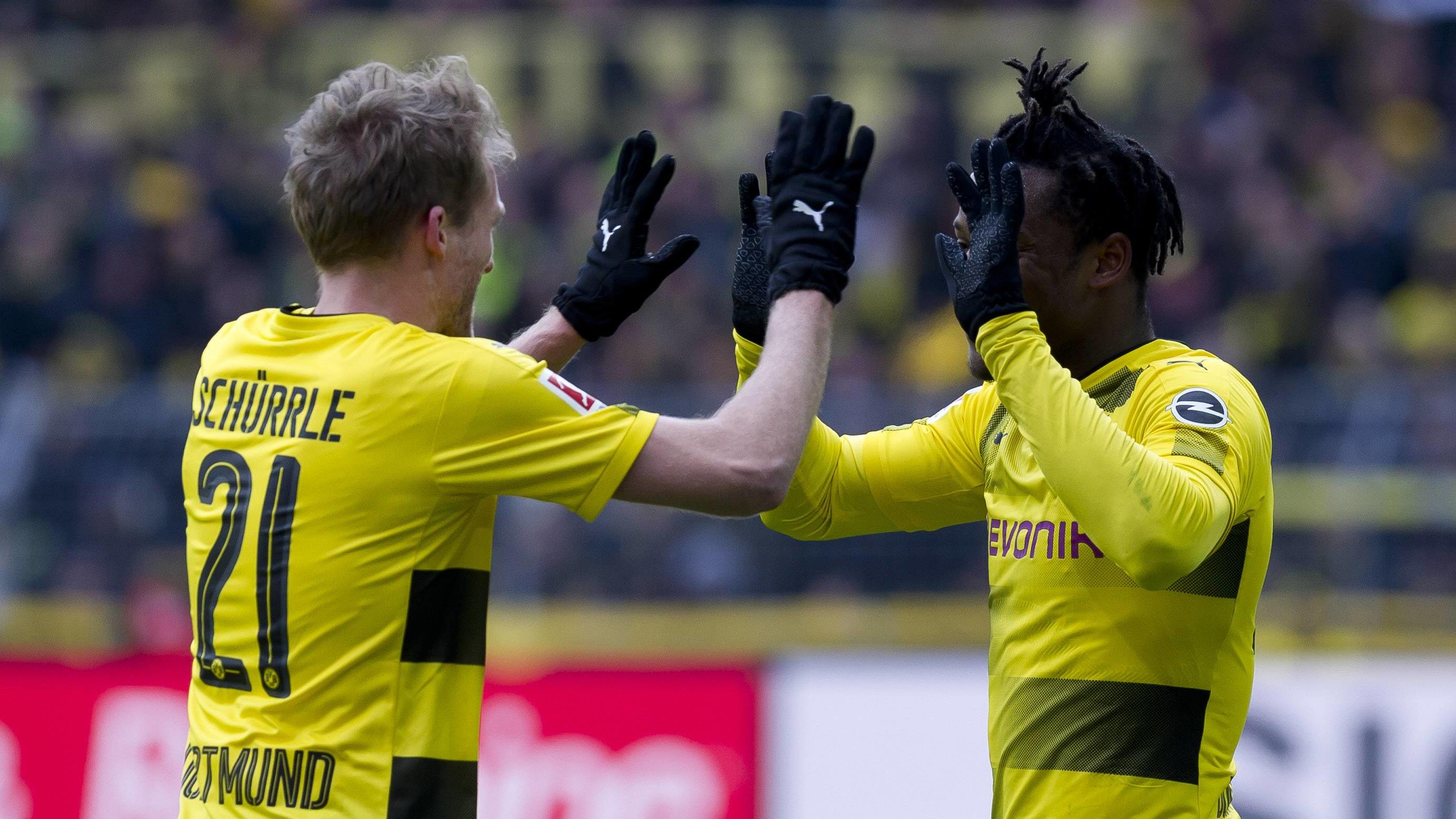 Köln gibt Rote Laterne ab - Werner knockt Bayern aus Dortmund, Germany 18.03.2018, 1. Bundesliga 27. Spieltag, Borussia Dortmund - Hannover 96, Tor zum 1:0 durch Michy Batshuayi (BVB) jubelt mit Andre Schuerrle (BVB) ( DeFodi053 *** Dortmund Germany 18 03 2018 1 Bundesliga 27 Matchday Borussia Dortmund