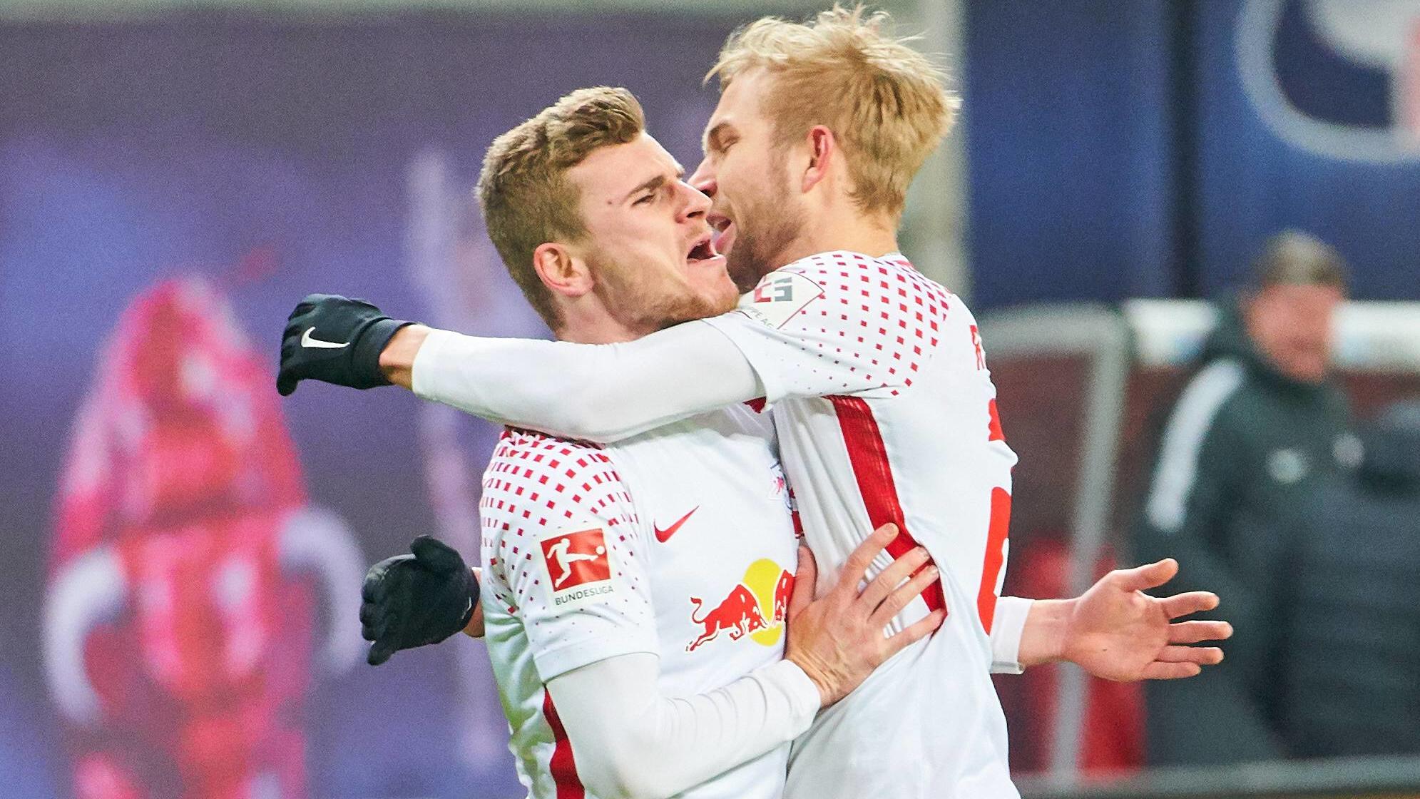 Köln gibt Rote Laterne ab - Werner knockt Bayern aus Timo WERNER, RB Leipzig 11 Torjubel, Jubel nach dem Tor zum 2-1. mit Konrad LAIMER, RB Leipzig 27 RB LEIPZIG - FC BAYERN MUENCHEN Fussball 1. Bundesliga , Leipzig, am 18.03.2018, 27.Spieltag, Saison 2017/2018, 1.Liga, 1.Bundesliga, FCB, Red Bull, Bul