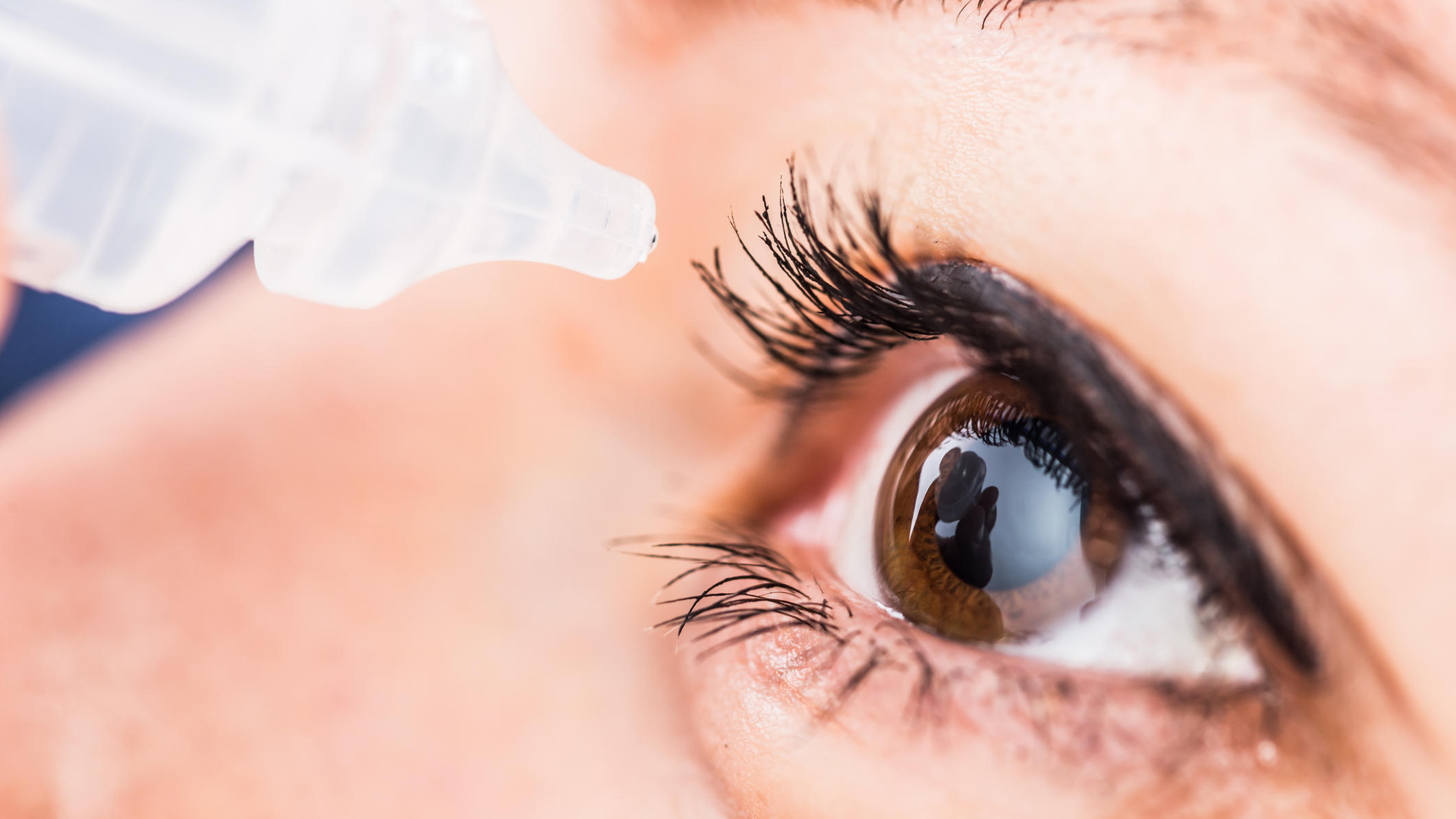 Schluss mit Brille und Kontaktlinsen? Nano-Augentropfen sollen sie ersetzen Nie wieder eine Brille? Augentropfen aus Israel sollen es möglich machen.