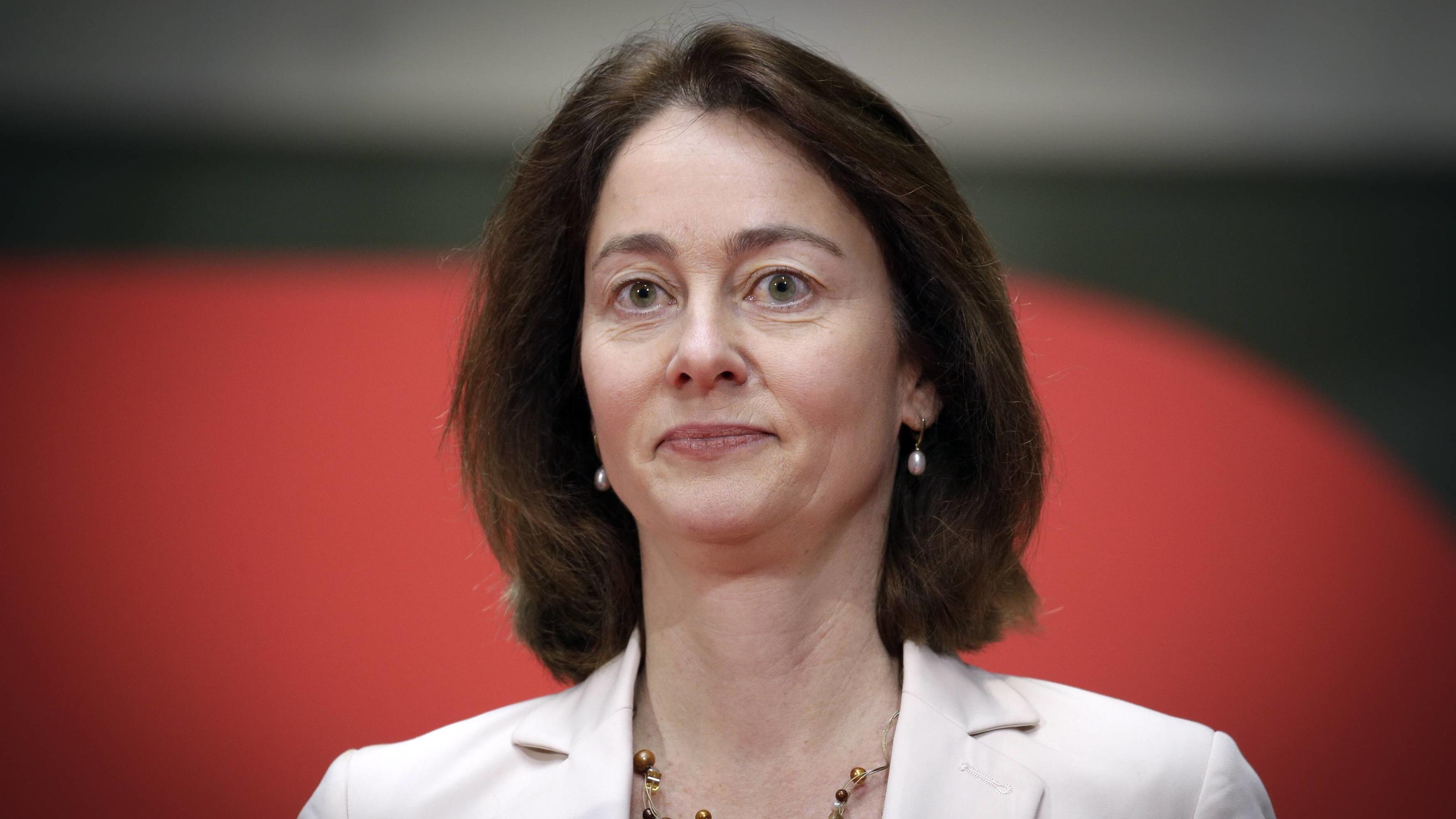 Nach Datenskandal: Facebook-Chef Mark Zuckerberg gibt Fehler zu Bundesjustizministerin Katarina Barley verlangt von Facebook Auskunft