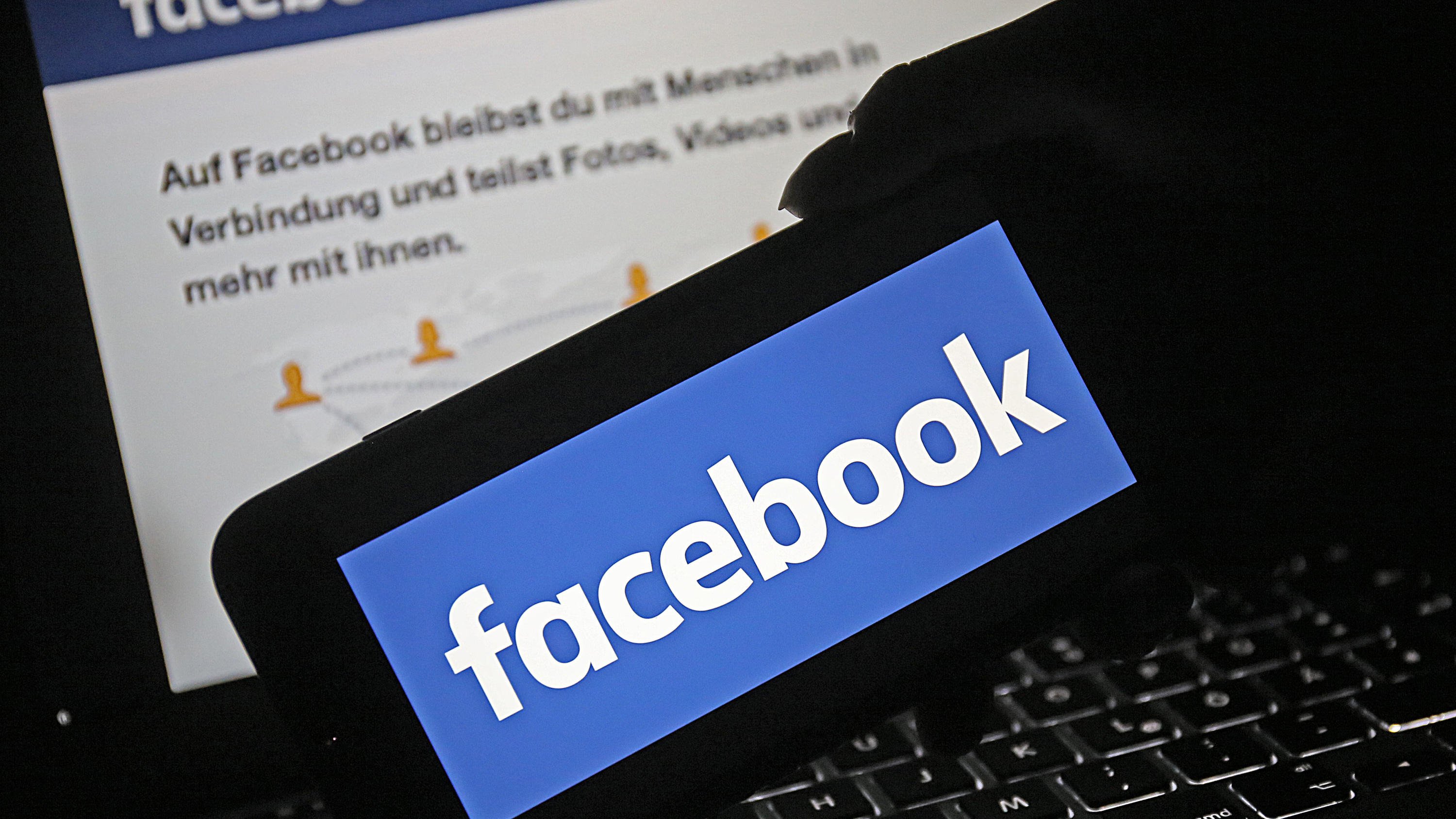 Neue Datenpanne bei Facebook: Privatchats von Millionen Nutzern öffentlich Facebook Datenkandal