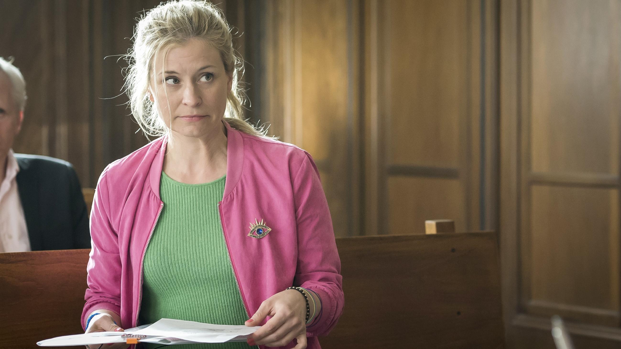 Jenny echt gerecht: Birte Hanusrichter spielt Jenny Kramer Birte Hanusrichter spielt die Jenny Kramer in "Jenny echt gerecht".