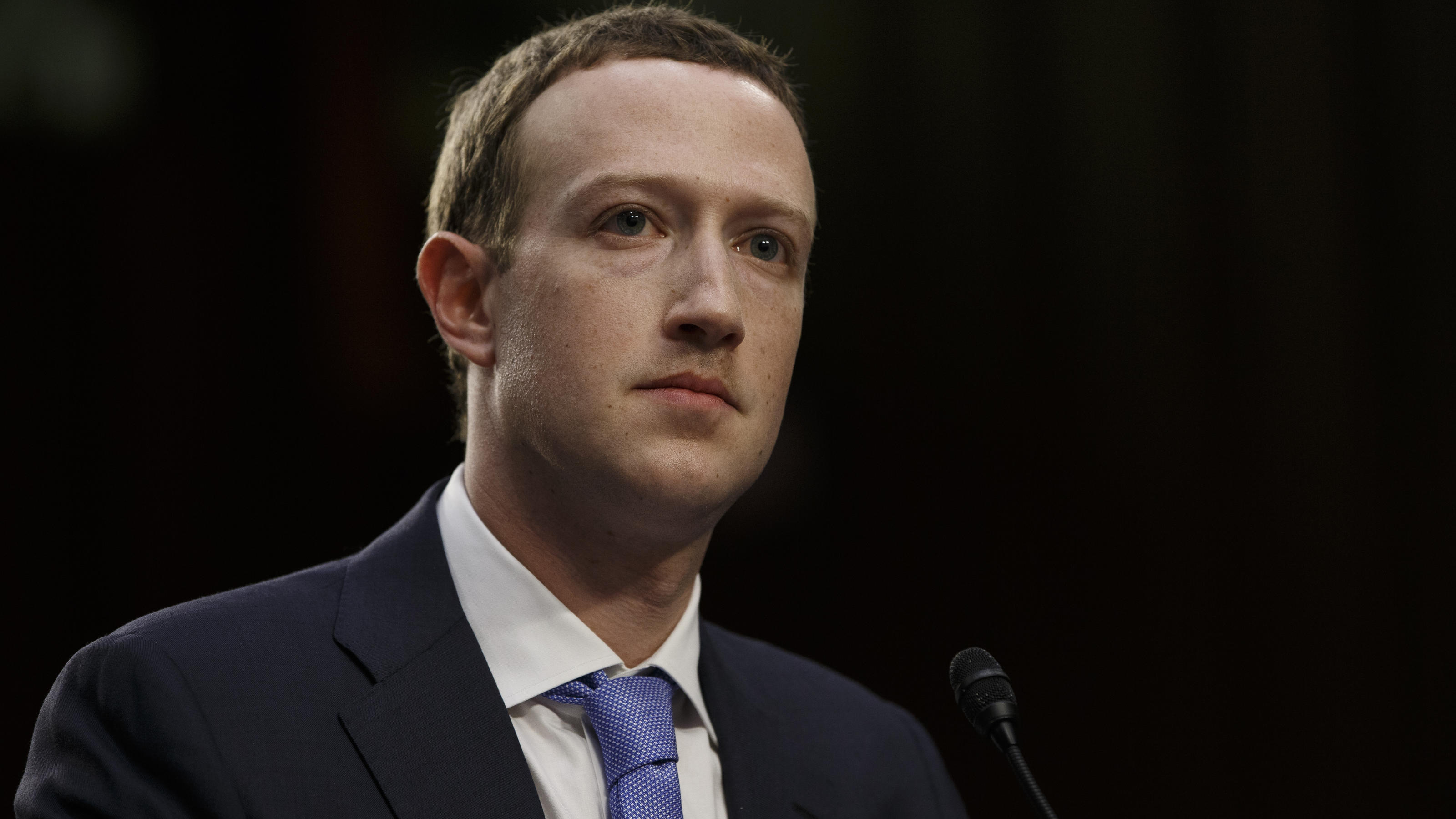 Facebook-Chef Mark Zuckerberg: Zweite Anhörung vor dem US-Kongress Facebook-Chef Mark Zuckerberg stellt sich den US-Senatoren.