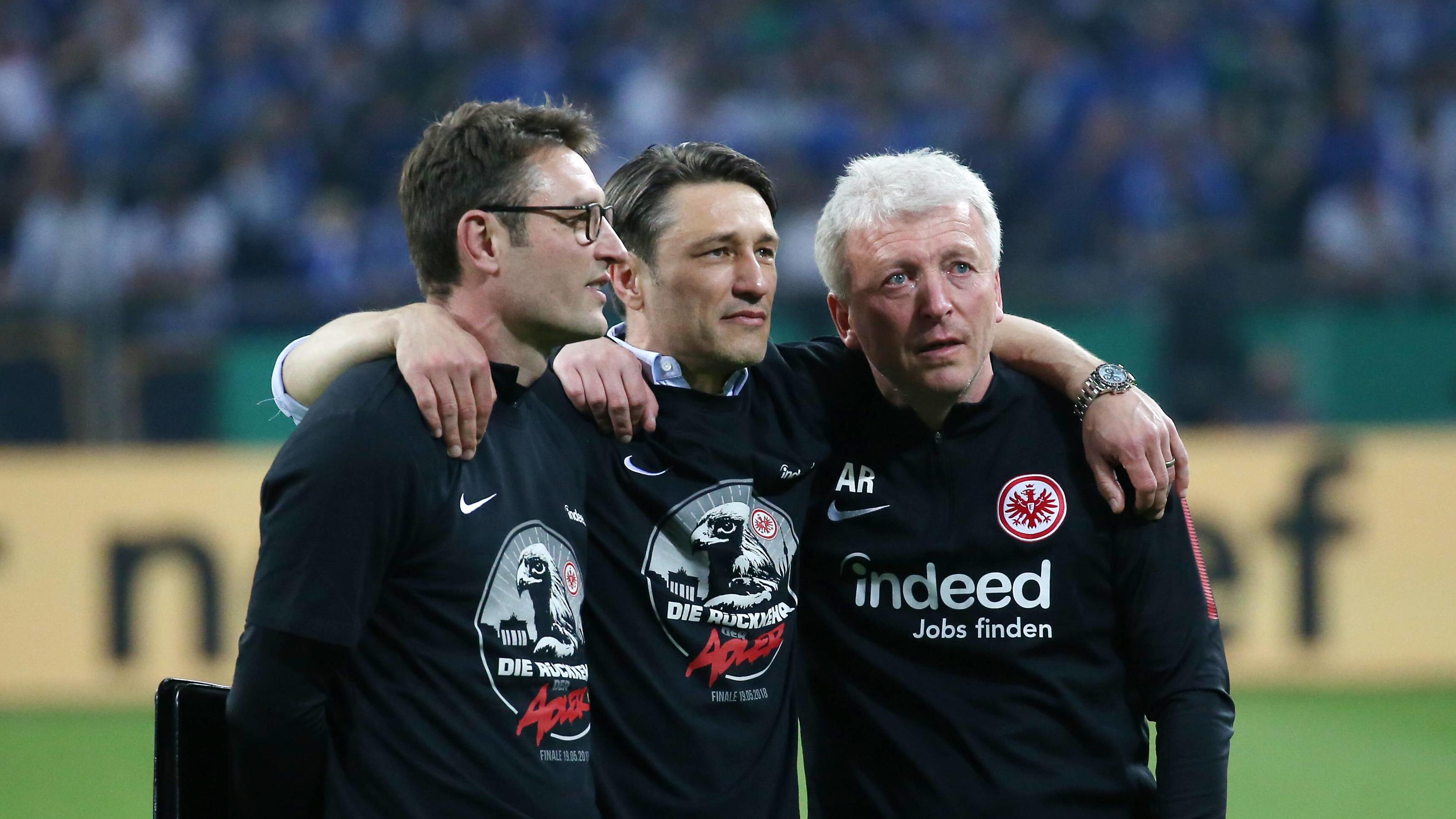 DFB-Pokal: Schalke 04 scheitert an Eintracht Frankfurt Fussball, DFB Pokal Halbfinale: FC Schalke 04 - Eintracht Frankfurt am 18.04.2018, xmdx, Sieg fuer Eintracht Frankfurt, steht somit im Pokalfinale gegen den FC Bayern München, Niko KOVAC (Trainer Eintracht Frankfurt) mitte, FC Schalke 04 - Eintracht
