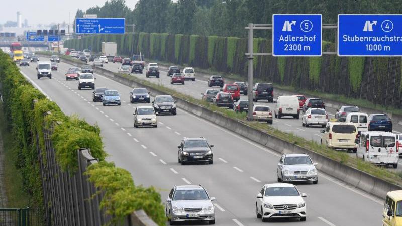Baustellen können Autofahrer am Wochenende ausbremsen Der Verkehr rollt