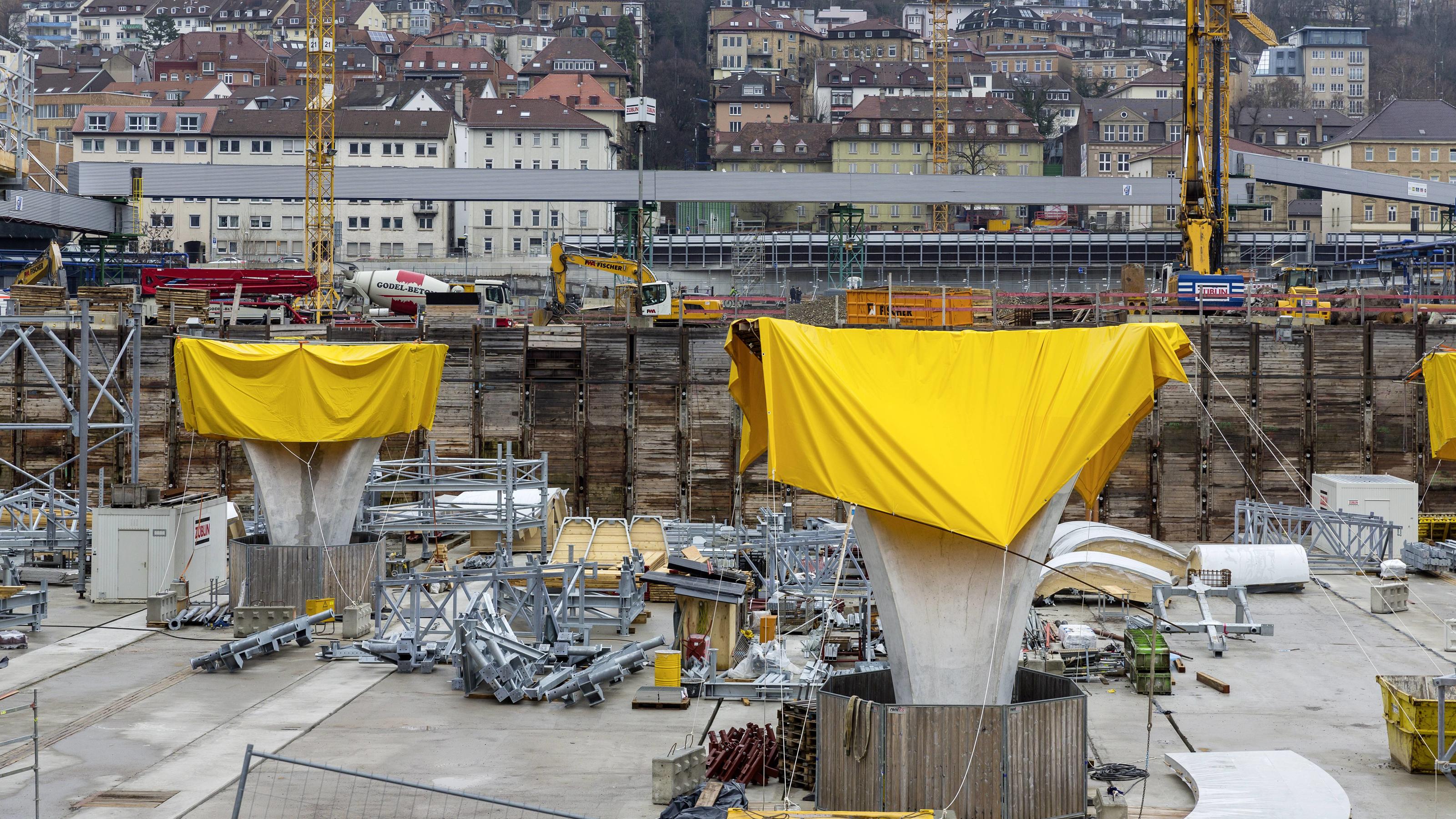 Bahnchef Lutz: Stuttgart 21 würde heute nicht mehr gebaut DEU, Deutschland, Stuttgart, 07.01.2018: Baustelle S21 am Hauptbahnhof Stuttgart. Traditionell laden die Projektpartner zum Jahresbeginn zu den Tagen der offenen Baustelle. Auch 2018 informieren sich Tausende Buerger ueber den Baufortschritt. Die Bah