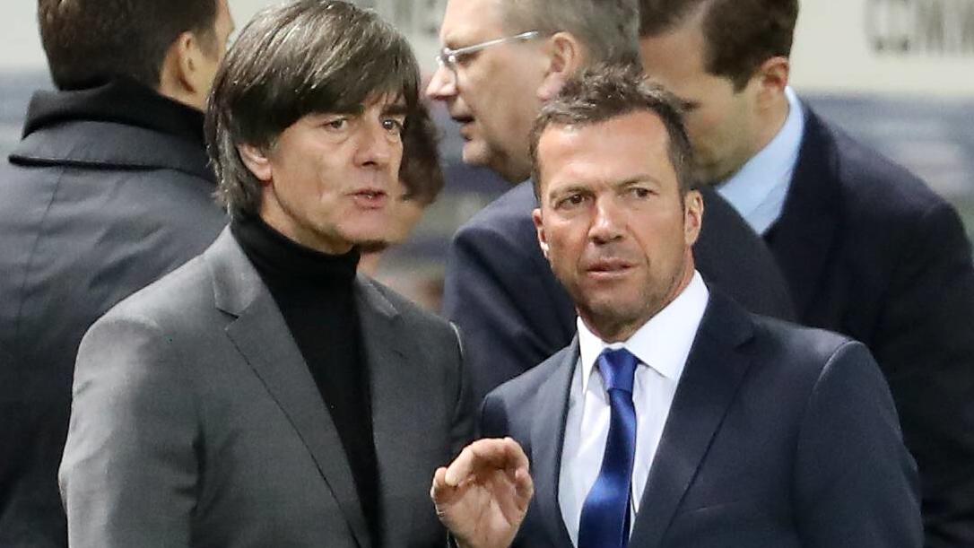Kamerun? Lothar Matthäus dementiert xuhx, Berlin, Olympiastadion, 27.03.18, Fussball-Länderspiel: Deutschland - Brasilien Bild: v.li. Nationaltrainer Joachim Jogi Loew (Deutschland) und Lothar Matthäus Berlin *** xuhx Berlin Olympic Stadium 27 03 18 International Soccer Team Germany Br