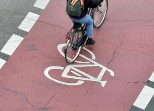 Während einer Kontrollaktion der Berliner Polizei zum Schutz von Fahrradfah... weiterlesen