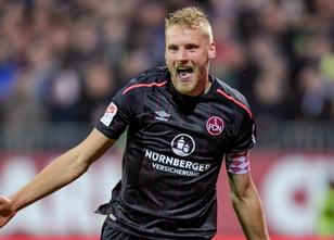 Der 1. FC Nürnberg hat das Top-Duell der 2. Fußball-Bundesliga gewonnen. Di... weiterlesen