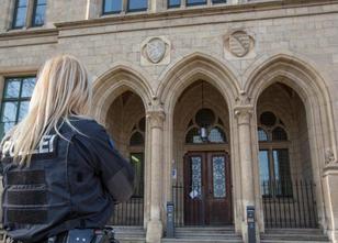 Nach Messerattacken unter anderem auf seine Ehefrau steht ein 31 Jahre alte... weiterlesen