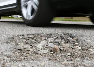 Viele Straßen in Norddeutschland sind nach einem Medienbericht in einem sch... weiterlesen