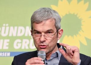 Die Grünen halten die von Ministerpräsident Michael Kretschmer (CDU) propag... weiterlesen