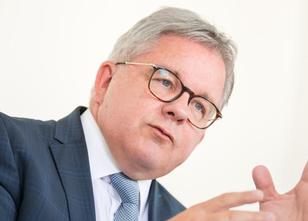 Justizminister Guido Wolf (CDU) macht sich für eine schnelle Erweiterung de... weiterlesen