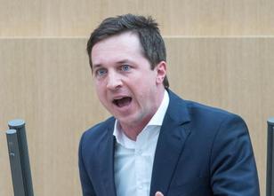 Der SPD-Abgeordneter Sascha Binder fordert Baden-Württembergs Ministerpräsi... weiterlesen
