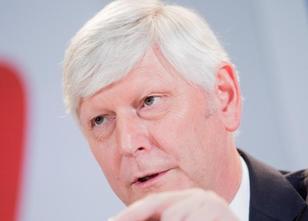 RWE-Chef Rolf Martin Schmitz hat vor den Aktionären des Energiekonzerns für... weiterlesen