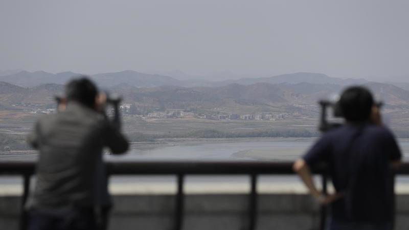 Trump kündigt Treffen mit Kim Jong Un in den "nächsten drei, vier Wochen" an Ausblick nach Nordkorea