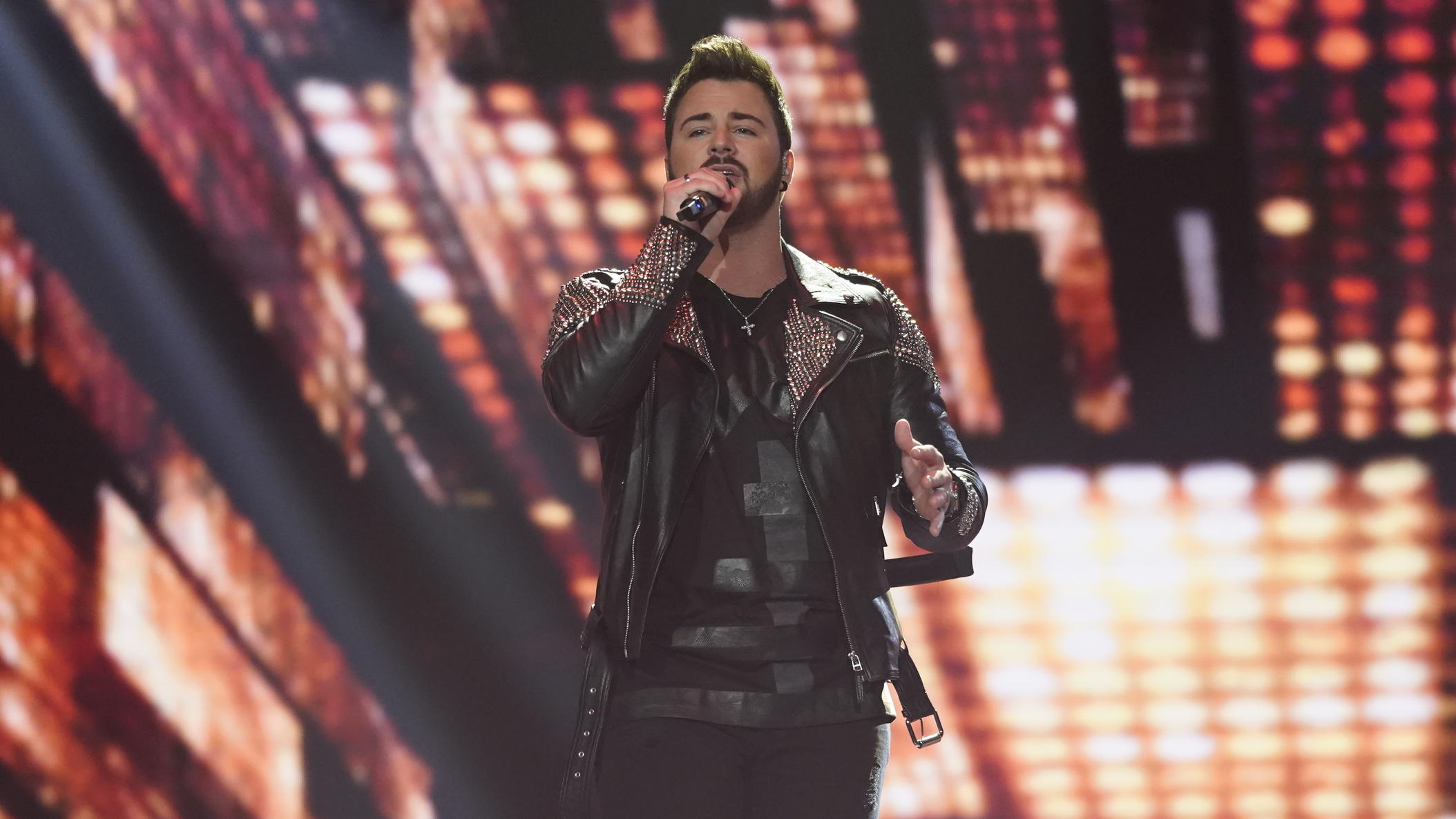 DSDS 2018: Michel Truog berührt mit seinem Finalsong "Und sie rennt" DSDS 2018: Michel Truog berührt mit "Und sie rennt" die Jury und das Publikum.