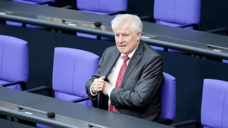 Bericht: Seehofer erhielt Ende März SMS zu Asyl-Skandal Horst Seehofer (CSU)