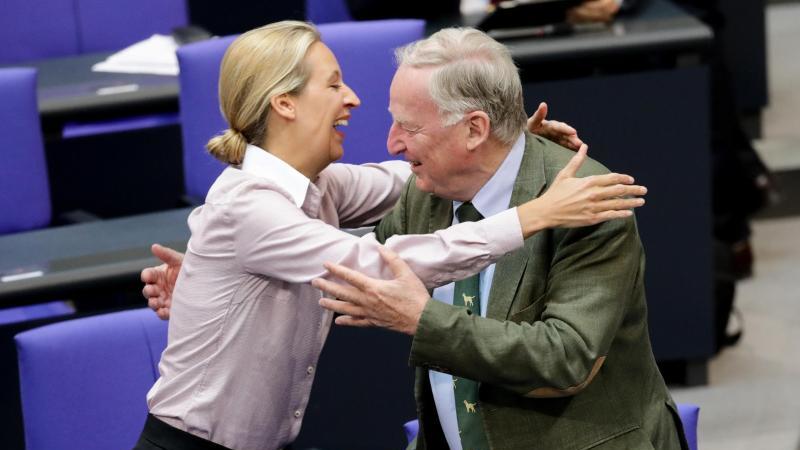 Merkel lässt sich nicht "jagen" - schon gar nicht von Weidel Bundestag