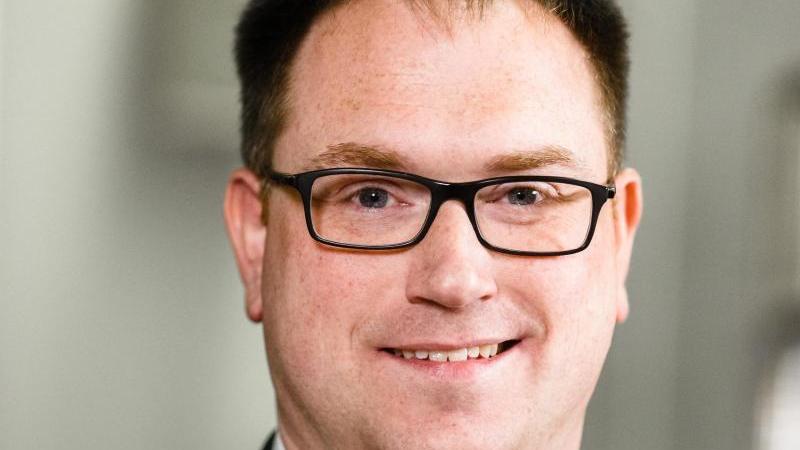 Lübecks Bürgermeister lobt Verhalten bei Stromausfall Jan Lindenau (SPD)