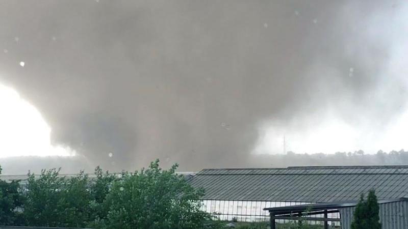Kaum Verkehrsprobleme nach Tornado am Niederrhein Wirbelsturm am Niederrhein