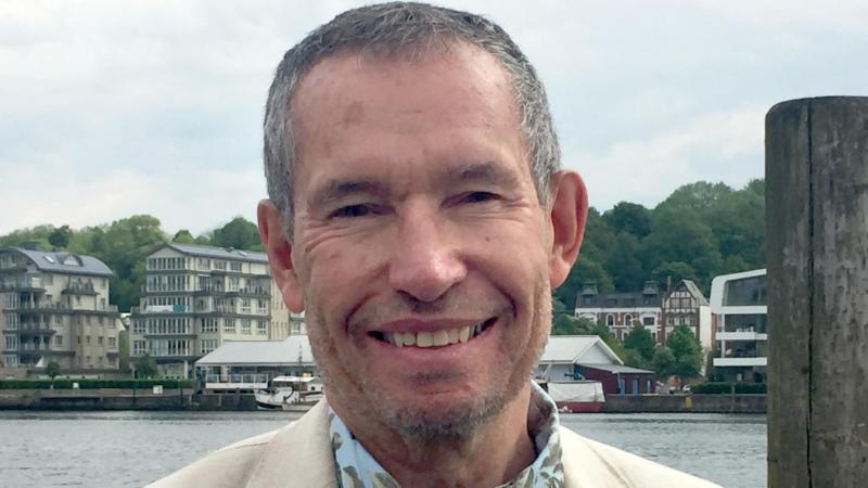 Autor Jensen: Konfrontation mit Populisten suchen Carsten Jensen