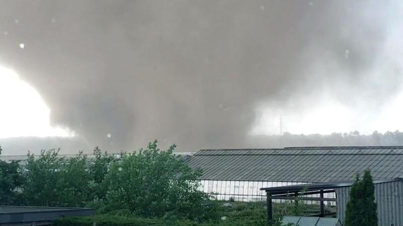 Ab in den Keller: Verhaltenstipps bei einem Tornado Tornado