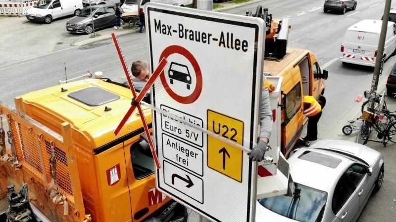 Klage wegen dicker Luft: Geht es dem Diesel an den Kragen? Fahrverbot für Diesel-LKW