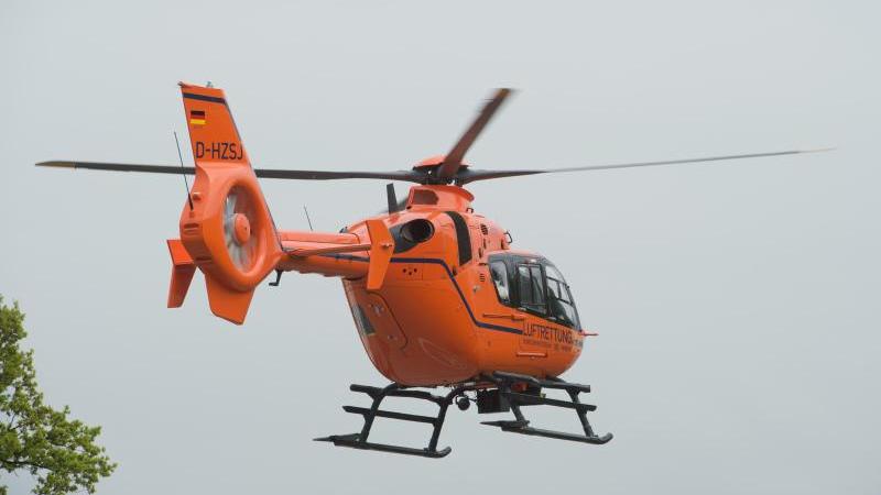 Sechsjährige bei Unfall mit Gabelstapler schwer verletzt Ein Rettungshubschrauber ist im Einsatz