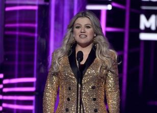 Die US-Sängerin Kelly Clarkson (36, weiterlesen