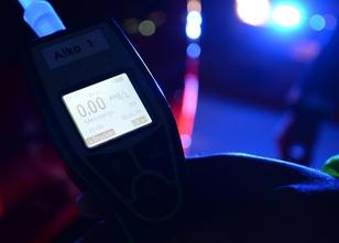 Bei einer kilometerlangen Verfolgungsjagd mit der Polizei durch Berlin-Schö... weiterlesen