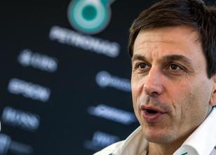 Mercedes-Motorsportchef Toto Wolff hat Red Bull und Ferrari die Favoritenro... weiterlesen