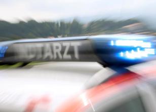 Eine Familie ist bei einem Motorradausflug bei Großschirma (Landkreis Mitte... weiterlesen