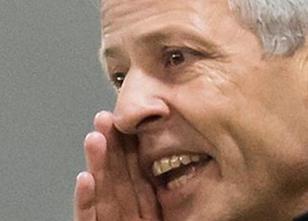 Lucien Favre wird neuer Cheftrainer bei Borussia Dortmund. Der 60 Jahre alt... Fußball