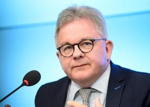 Justizminister Guido Wolf (CDU) will seine Kritik am Bundesamt für Migratio... weiterlesen