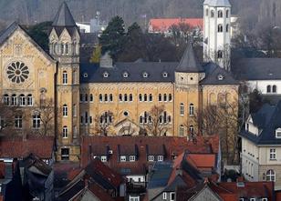 Wegen eines von Rechtsextremisten für den 2. Juni geplanten Aufmarsches in ... weiterlesen