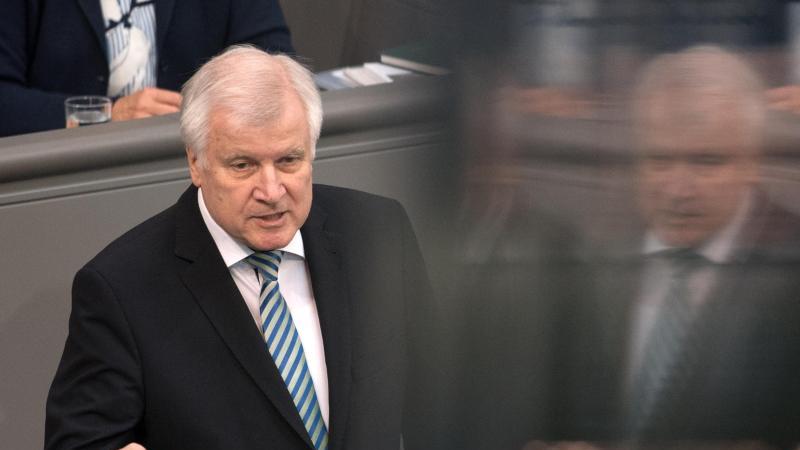 Bamf-Affäre: Seehofer stellt sich an die Spitze der Bewegung Seehofer