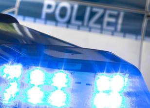 Beim Zusammenstoß mit einem Auto ist ein 15 Jahre alter Mofafahrer in der O... weiterlesen