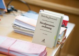 Das Urteil gegen einen Sohn, der seine Mutter in Guben (Spree-Neiße) mit ei... weiterlesen
