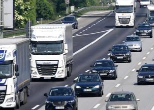 Auf dem Weg in die zweite Woche der Pfingstferien haben Autofahrer auf Baye... weiterlesen