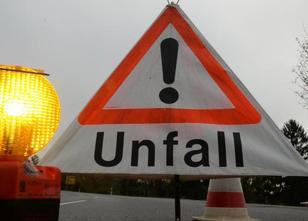 Nach einem Lkw-Unfall auf der Autobahn 2 bei Wollin (Potsdam-Mittelmark) is... weiterlesen