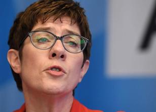 Angesichts der Affäre um unrechtmäßige erteilte Asyl-Bescheide sieht CDU-Ge... weiterlesen