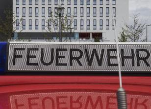 Ein Feuer hat am Samstag einen 200 Quadratmeter großen Stall im nordfriesis... weiterlesen